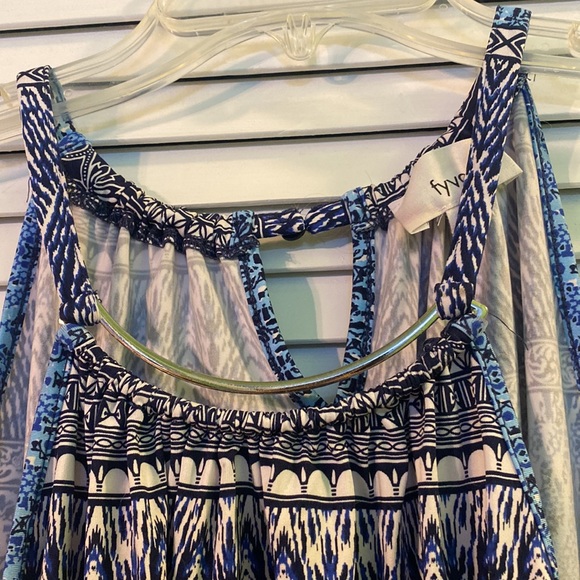 Fyve Women’s Blue and White Printed Tank Top XL - Picture 3 of 6
